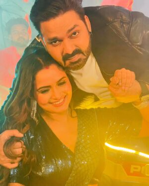 Neelam Giri Instagram - Le kar aa rahe bohut pyare pyare song with PowerStar @singhpawan999 Sir 🔥🔥