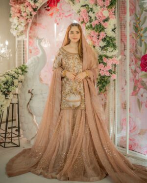 Neelam Muneer Instagram - Starting my new chapter of life with ‘Bismillah’🤲🏻🕊️
Remember us in your prayers.🤍

Outfit: @harisshakeelofficial 
Makeup: @rabiaanumsalon 
Jewellery: @nationaljewellersofficial 
Styling: @stylebykiranraza 
Photographer: @abdulsamadzia