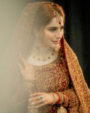 Neelam Muneer Instagram - All these years telling my heart when the time is right, all those hundreds of prayers finally came true!♥️

MUA: @sanasarahssalon x @stylebywardakayani 
Jewellery: @nationaljewellersofficial 
Outfit: @haseensofficial x @stylebykiranraza 
Mehndi: @hennabymehaknasir 
Photo: @abdulsamadzia
