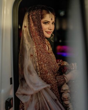 Neelam Muneer Instagram - All these years telling my heart when the time is right, all those hundreds of prayers finally came true!♥️

MUA: @sanasarahssalon x @stylebywardakayani 
Jewellery: @nationaljewellersofficial 
Outfit: @haseensofficial x @stylebykiranraza 
Mehndi: @hennabymehaknasir 
Photo: @abdulsamadzia