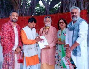 Neena Gupta Instagram - Thrilled to embark on our journey with #Vadh2 as we seek divine blessings at Mahakumbh - in the heart of Prayagraj!

Vadh 2 directed by Jaspal Singh Sandhu, features Sanjay Mishra and Neena Gupta, and is produced by Luv Ranjan & Ankur Garg.

@imsanjaimishra @neena_gupta @jas.sandhu12 #LuvRanjan @gargankur82

#sanjaymishra #neenagupta #jaspalsinghsandhu #ankurgarg #mahakumbh #mahakumbh2025 #prayagraj