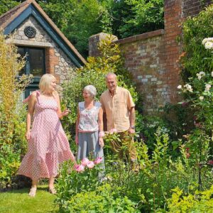 Nicki Chapman Instagram - Baby it’s cold outside - but look how warm it was in East Devon! 

A brand new beaut of a programme for you today @escape_country. In between marveling at the majestic countryside on offer in East Devon, I go house hunting with a couple of (fellow) Londoners who are itching to move to this beautiful region - and I can totally understand why. 

Stunning houses as well as the location. 
Let me know what you think? Which is your fave?

Tuesday 4th February 2025
BBC1 3:00pm
@bbciplayer @bbcone
Escape to the Country S25
Ep30 East Devon
#countryhomes #countrylife #countrycottage #countryproperties #househunting #propertyshopping #mysteryhouse #countryescapes #newseries #newepisode #devon #eastdevon #westcountry #notarepeat