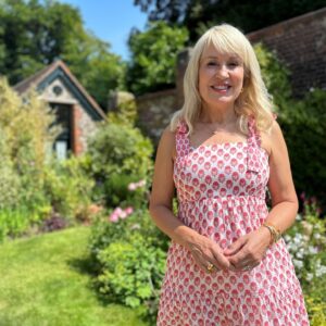 Nicki Chapman Instagram - Baby it’s cold outside - but look how warm it was in East Devon! 

A brand new beaut of a programme for you today @escape_country. In between marveling at the majestic countryside on offer in East Devon, I go house hunting with a couple of (fellow) Londoners who are itching to move to this beautiful region - and I can totally understand why. 

Stunning houses as well as the location. 
Let me know what you think? Which is your fave?

Tuesday 4th February 2025
BBC1 3:00pm
@bbciplayer @bbcone
Escape to the Country S25
Ep30 East Devon
#countryhomes #countrylife #countrycottage #countryproperties #househunting #propertyshopping #mysteryhouse #countryescapes #newseries #newepisode #devon #eastdevon #westcountry #notarepeat
