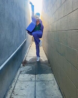 Nicky Whelan Instagram - Who is your favorite joker? This year I went with the Heath Ledger version. I still love Jack Nicholson‘s performance in #1989 .
#photographer @chrisameruoso  #makeupartist @shellae  #happyhalloween #thejoker 🤡