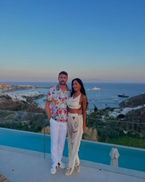 Nicole Scherzinger Instagram - Happy Valentine’s Day everyone! Especially to my ❤️@te11 
To the ones who have someone and to those who don’t, just remember, “you are the one you’ve been waiting for.” Wishing everyone LOVE today❣️
