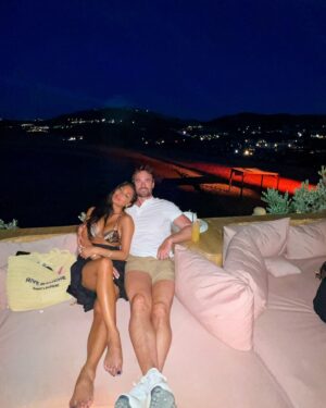 Nicole Scherzinger Instagram - Happy Valentine’s Day everyone! Especially to my ❤️@te11 
To the ones who have someone and to those who don’t, just remember, “you are the one you’ve been waiting for.” Wishing everyone LOVE today❣️