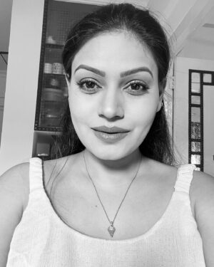 Nidhi Mahawan Instagram - Hello weekend ❤️❤️❤️

#weekend #mode #selflove #selfcare #motivation #positivity #bodypositive #stayhealthy #staystrong #manifestation #abundance
