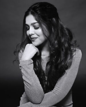 Niharika Chouksey Instagram - Saare Jahaan Main Dhoonda 🫠
Aakhir Main Khud Mein Hi Paaya 💕

📸 @ankitsahu8589 @unreel_ank 

#niharikachouksey #swipe #selflove #putyourselffirst