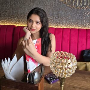 Niharika Chouksey Instagram - 📕🍕🌅😋🍷

📍@arc.powai 

#niharikachouksey #swipe #sunset #arcpowai