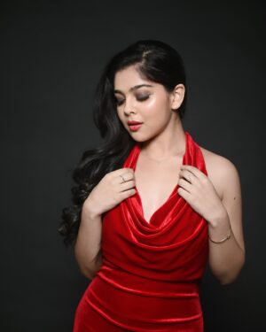 Niharika Chouksey Instagram - ❤️‍🔥

Makeup And Hair @glam_byneha21 @revatis_makeup 
📸 @unreel_ank @ankitsahu8589

#niharikachouksey #swipe #iseered #instagood