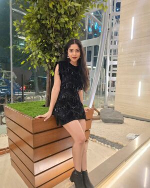 Niharika Chouksey Instagram - 🖤🖤

#niharikachouksey #swipe