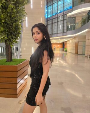 Niharika Chouksey Instagram - 🖤🖤

#niharikachouksey #swipe