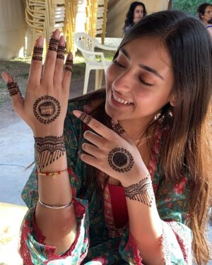 Nikeet Dhillon Instagram - #teamAmar 
In every swirl of henna, there’s a story to be told. 😍

Got to wear my favourite @gaamyaofficial for my favourite’s Mehndi 😍😍😍