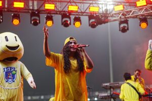 Nikhita Gandhi Instagram - ISPL 🏏💃🏻

#NIKIVERSE #nikhitagandhi #nikhitagandhilive #ispl #streettostadium #concert #cricket #cricketlovers #cricketfans #cricketfever #cricketmatch #stadium #thane