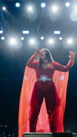 Nikhita Gandhi Instagram - Boombox Hyderabad 2025 ♥️

#raabta #nikhitagandhi #nikhitagandhilive #NIKIVERSE #outro #pritam #bollywood #debutsong #firstsong #reelsindia #filmsongs #arijitsingh #hits #live #concert #concertlife #concertvideo #hyderabad #royalstagboombox #livemusic #livesinging #noautotune
