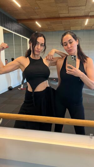 Nikki Garcia Instagram - Super Bowl 59 is almost here, and we’ve teamed up with @draftkings to take the excitement to the next level!🏈 #dkpartner
New customers can bet $5 and get $200 in bonus bets instantly. Download the DraftKings Sportsbook app and use promo code TWINS to sign up today. And don’t forget the guac!👀🥑
