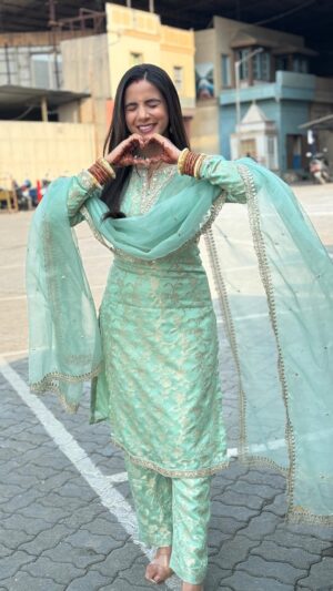 Nikki Sharma Instagram - ❤️‍🩹❤️‍🩹
