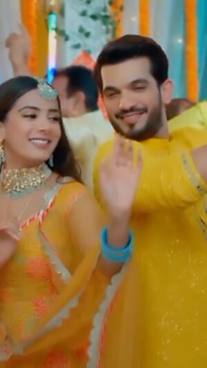 Nikki Sharma Instagram - Congratulations to us and the audience for completing 100 episodes of #pyaarkapehlaadhyayashivshakti .. thank you for all the love .. @zeetv @studiolsd_ @nikkisharmaofficial ..