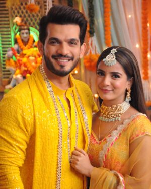 Nikki Sharma Instagram - 💛💛💛 #pkpass #arnikk #shivshakti @zeetv @studiolsd_