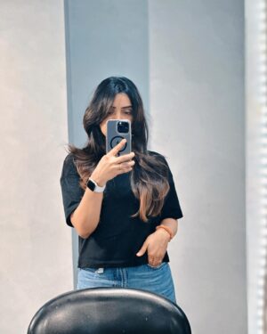 Nimmy Arun Gopan Instagram - New hair, new vibe! 🥰

Thanks to @kingsily_ksl for this new and fresh look.