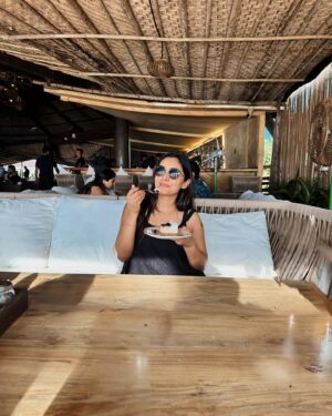 Nimmy Arun Gopan Instagram - Spent my birthday just the way I love—slow and serene. Lunch at a beautiful cafe, a peaceful beach view, and the perfect sunset. There’s something magical about the ocean, always grounding me. There’s just something so calming about watching the sunset on the beach—it’s where I feel most like myself. 

So grateful for the love, the laughter, and the warm wishes. 

Here’s to many more days like this, surrounded by good food, good friends, and endless sunsets. ☀️