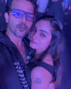 Nimmy Arun Gopan Instagram - Cheers to 11 years of us. Happy Anniversary!

@arungopanlive ❤️

#weddinganniversary #11years