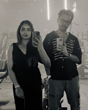 Nimmy Arun Gopan Instagram - Cheers to 11 years of us. Happy Anniversary!

@arungopanlive ❤️

#weddinganniversary #11years