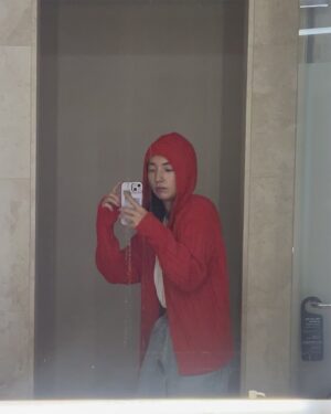 Nimura Sawa Instagram - 2024も終わりますね。
この一年、体感3ヶ月くらいで終わった気持ちです。

ドラマ「若草物語」放送も終わってしまいました👭🏻👭🏻
4姉妹を愛して頂いてありがとうございました！
また会いたいなと思える人たちに出会えて嬉しいです。
若草姉妹LOVE

今年も色んな人や感情との出会いがありましたが
振り返ると私にとってはご褒美のような一年でした。
改めてそばにいてくれる人や応援してくださる方々に感謝を伝えたいです。今年もどうもありがとうございました！
2025もどうぞ宜しくお願い致します！
心も体も忙しい年末年始ですが皆様が少しでも心休まる穏やかな時間が過ごせますように。。
良い時間を過ごしてくださいませ🫶🏻🫶🏻🫶🏻🫶🏻🫶🏻