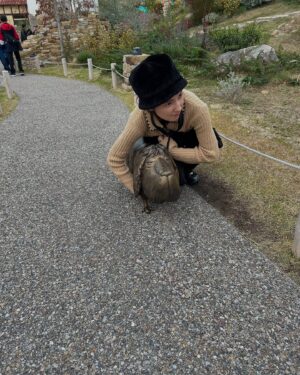 Nimura Sawa Instagram - 2024も終わりますね。
この一年、体感3ヶ月くらいで終わった気持ちです。

ドラマ「若草物語」放送も終わってしまいました👭🏻👭🏻
4姉妹を愛して頂いてありがとうございました！
また会いたいなと思える人たちに出会えて嬉しいです。
若草姉妹LOVE

今年も色んな人や感情との出会いがありましたが
振り返ると私にとってはご褒美のような一年でした。
改めてそばにいてくれる人や応援してくださる方々に感謝を伝えたいです。今年もどうもありがとうございました！
2025もどうぞ宜しくお願い致します！
心も体も忙しい年末年始ですが皆様が少しでも心休まる穏やかな時間が過ごせますように。。
良い時間を過ごしてくださいませ🫶🏻🫶🏻🫶🏻🫶🏻🫶🏻