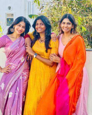 Niranjani Ahathian Instagram - Just three sisters 
and their incredible love stories 🤍

#family #sisters #blended #blessed