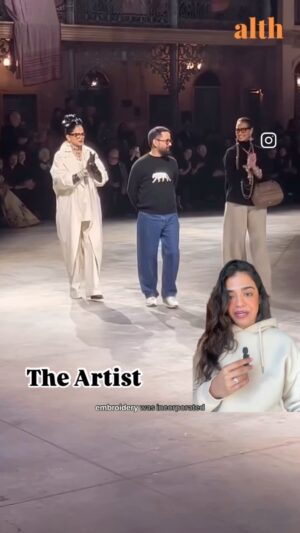 Nishtha Gandhi Instagram - The Royal Bengal tiger on a sweater is going to be the next polo bear ? 🐻 
Maybe yes, I am obssessed.
#Sabysachi has now become more than iconic bridal lehengas and heritage sarees.
The longest grazing table in historic, the soul of Kolkata in a set, trench coats with traditional weaves, bows, mixing of patterns and textures, overloading of layered up jewels, 
115 total looks styled to the T. The world of fashion
This was Sabyasachi’s 25th anniversary gala at the Jio world convention centre last night 🥹.

Obssessed is an understatement! .
.
.
#sabyasachi #sabyasachijewelry #runwayshow #25years #globalluxury