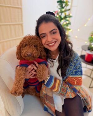 Nishtha Gandhi Instagram - Merry Christmas to my Instagram Family from me and mine ♥️❤️🎄🎄