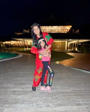 Nitya saxena Instagram - Vacation & Memories ❤️❤️

@anchorravi_offl @nitya.saxena1186 @sudhirkaveti @meher_manija #wayanad #kerala #resort #vacation