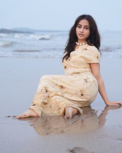 Actress Niyati Fatnani HD Photos and Wallpapers March 2025