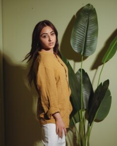 Actress Niyati Fatnani HD Photos and Wallpapers January 2025