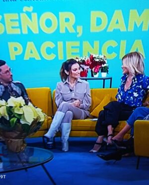 Norma Ruiz Instagram - QUE ESTRENAMOS EL SÁBADO A LAS 22h!!! @antena3com @atresmediacom @dloproducciones @damepacienciaserie @jmlorenzo Gracias @espejopublico Style by @voganacollection