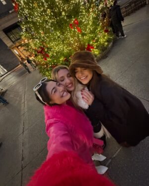 Oana Gregory Instagram - A holiday season well spent! 🥰🥰🥰