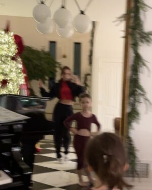 Oana Gregory Instagram - A holiday season well spent! 🥰🥰🥰