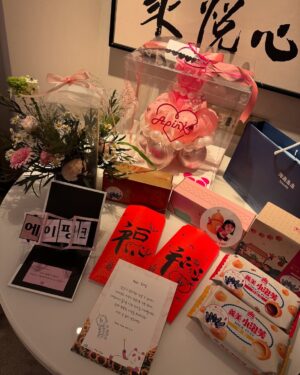 Oh Ha-young Instagram - 在台湾的粉色新年
Pink New Year from Taiwan💕