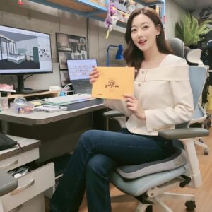 Oh Seung-ah Instagram - -

오늘 밤 9시50분 ! MBC < 모텔캘리포니아 >가 
첫 방송을 합니다🤗
승아 나오는 장면도 깨알같이 찾아봐주시고,
재미있게 봐주세요🤍💛
