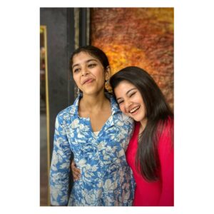 Oindrila Saha Instagram - Ai toh sedin chotto boni k niye maa barite alo…tel makhiye rod pohate jokhon chade niye jawa hoto take…paharay thaktam ami…rate paye balish niye ghum paranor chesta kortam boro didir moto…tar por shuru holo nijer namer sathe miliye onar name khoja….abishkar holo SAHA BARIR CHOTO MEYE OINDRAKHI SAHAR…school theke fire sobar prothom kaj chilo or khawa hoyche kina seta jana…hothat kore akhon shei bonir high school…porer bochor madhyamik deben tini…kintu majher smy tay kobe BONI THEKE MAAM ar MAAM THEKE MUKU hoye gelo jni na…..abadar gulo sudhu cholte thakuk ajibon…didibhai baki sob samle nebe ….ami tor jnno proud feel korte chai sob smy…byasss ai tukui chai….HAPPPPPPPPPPYYYYYYYYYYYYYYYYY BIRTHDAYYYYYYYYYYYYYYYYYYYYYYY MAAMMMMMMMMMMMMMMMMMMMM😘😘😘😘😘❤️❤️❤️❤️❤️❤️❤️