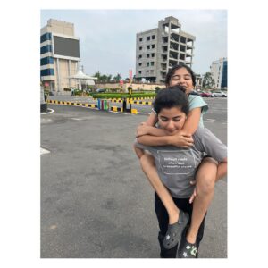 Oindrila Saha Instagram - Ai toh sedin chotto boni k niye maa barite alo…tel makhiye rod pohate jokhon chade niye jawa hoto take…paharay thaktam ami…rate paye balish niye ghum paranor chesta kortam boro didir moto…tar por shuru holo nijer namer sathe miliye onar name khoja….abishkar holo SAHA BARIR CHOTO MEYE OINDRAKHI SAHAR…school theke fire sobar prothom kaj chilo or khawa hoyche kina seta jana…hothat kore akhon shei bonir high school…porer bochor madhyamik deben tini…kintu majher smy tay kobe BONI THEKE MAAM ar MAAM THEKE MUKU hoye gelo jni na…..abadar gulo sudhu cholte thakuk ajibon…didibhai baki sob samle nebe ….ami tor jnno proud feel korte chai sob smy…byasss ai tukui chai….HAPPPPPPPPPPYYYYYYYYYYYYYYYYY BIRTHDAYYYYYYYYYYYYYYYYYYYYYYY MAAMMMMMMMMMMMMMMMMMMMM😘😘😘😘😘❤️❤️❤️❤️❤️❤️❤️