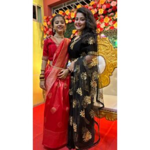 Oindrila Saha Instagram - Ai toh sedin chotto boni k niye maa barite alo…tel makhiye rod pohate jokhon chade niye jawa hoto take…paharay thaktam ami…rate paye balish niye ghum paranor chesta kortam boro didir moto…tar por shuru holo nijer namer sathe miliye onar name khoja….abishkar holo SAHA BARIR CHOTO MEYE OINDRAKHI SAHAR…school theke fire sobar prothom kaj chilo or khawa hoyche kina seta jana…hothat kore akhon shei bonir high school…porer bochor madhyamik deben tini…kintu majher smy tay kobe BONI THEKE MAAM ar MAAM THEKE MUKU hoye gelo jni na…..abadar gulo sudhu cholte thakuk ajibon…didibhai baki sob samle nebe ….ami tor jnno proud feel korte chai sob smy…byasss ai tukui chai….HAPPPPPPPPPPYYYYYYYYYYYYYYYYY BIRTHDAYYYYYYYYYYYYYYYYYYYYYYY MAAMMMMMMMMMMMMMMMMMMMM😘😘😘😘😘❤️❤️❤️❤️❤️❤️❤️