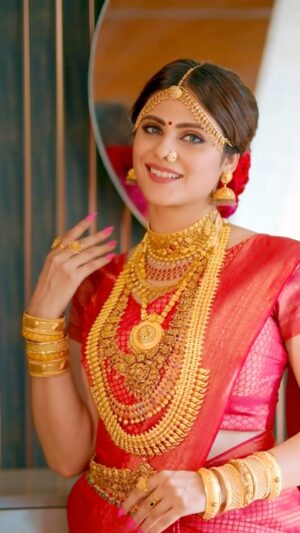 Onima Kashyap Instagram - South Indian vibes: graceful, fierce, and A cup of filter coffee ☕️ #getreadywithme #getreadyforphotoshoot 
#BehindTheLens #templejewellery #bridejewellery 
#PhotoshootVibes #southindianbride 
#StrikeAPose #southindianbridalmakeup 
#LightsCameraSaree
#FrameByFrame
#ShootAndSlay
#DrapedInFocus
#CapturedInStyle
#PicturePerfect
#QuirkyShoot
#SareePhotoshoot
#ShootModeOn
#CreativeClicks
#SareeStory
#SlayTheShoot
#SouthIndianVibes
#PoseGameStrong
#SareeAndShutter #southindianbridelook #southindiansaree #
#ShootGoals
#AestheticVibes
#jewellery