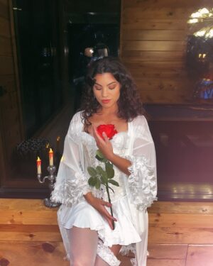 Paola Andino Instagram - October pt. 3 🎭🕯️

Halloween haunted by The Phantom of the Opera 🥀