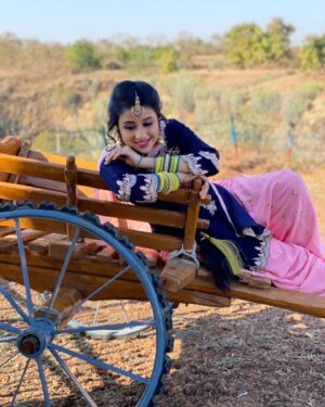 Paridhi Sharma Instagram - Happy Lohri
Happy Makarsankranti
Happy Pongal
Happy Bihu
#india #festivals