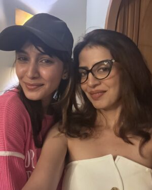 Parinita Seth Instagram - a beautiful wrap up party with a beautiful awesome team of #vanshaj  i always wanted to work with @swastikproductions  and i did. i loved my journey with them as really @swastikproductions you are the best.  @sktorigins @g3gill  @sonysab.  #fyp #foryoupage #instagood #insta #instamood #instaact #actorslife #missthistime #team #vanshaj #instagram #instalike #love #grateful 🙏🏻