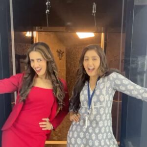 Parinita Seth Instagram - Made some beautiful memories with these beautiful people.  #vanshaj #tvshow #memories #love #fyp #insta #india #indiantv #instamoment #grateful🙏🏻