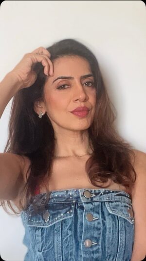 Parinita Seth Instagram - self love 🦋. #instagram #selflove #skincare #trendingreels #beautyover40 #selfcare #antiaging #antiagingskincare #viral #viralreels #insta #fyp #love #grateful