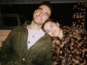 Paris Berelc Instagram - late Valentine’s Day post but you’re my valentine everyday ❤️ to another year of memories and kisses and joy. i love you Hunny Pot😚🥰

and my valentine is better than yours… just saying😈